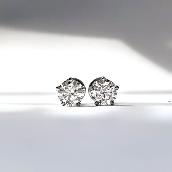 lab grown diamond studs earring