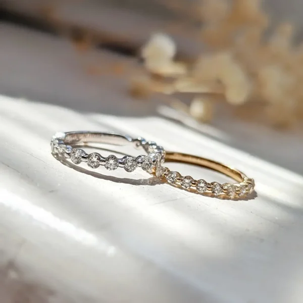 Floating diamond ring