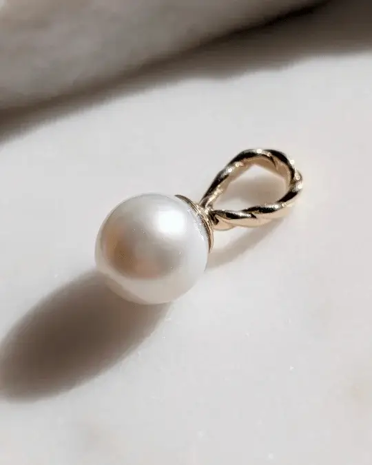 pearl pendant
